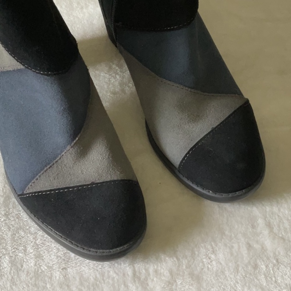 Earth Black and Gray Ankle Boots with Geometric Pattern